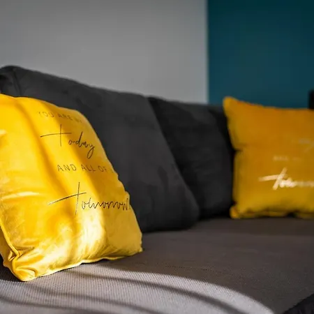 Apartment Yellow Old Town In Center- Brand New *